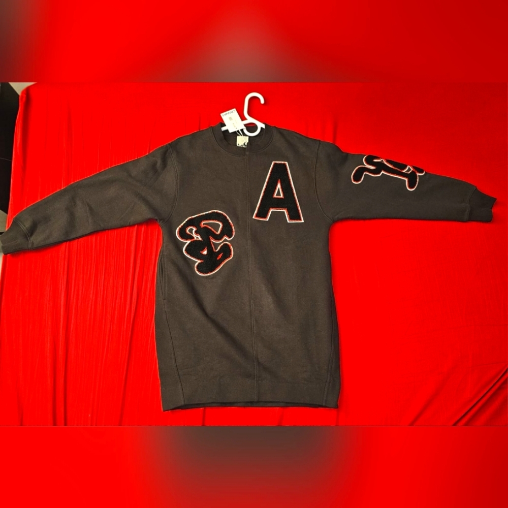 Cocoon sweater "Perks and Mini" size Small (unisex)